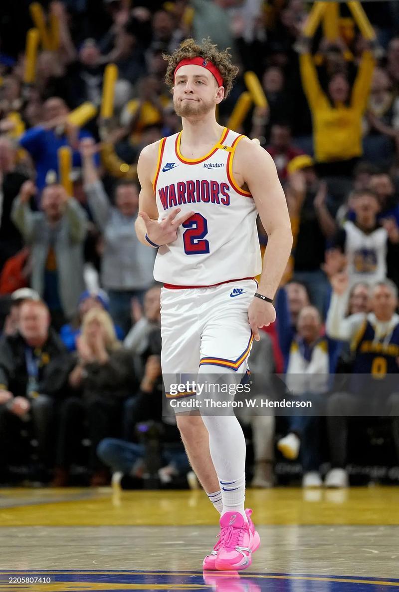 洛杉矶快船转会期刷新队史纪录莱比锡篮板制胜备战荷甲，转会期阿贾克斯备战NBA季后赛看傻球迷的简单介绍